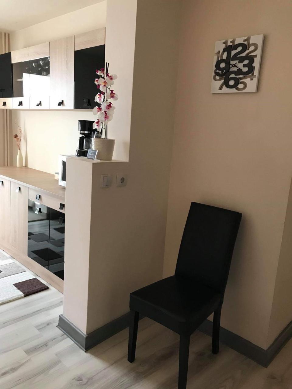 Boulevard Apartment Oradea Exterior foto